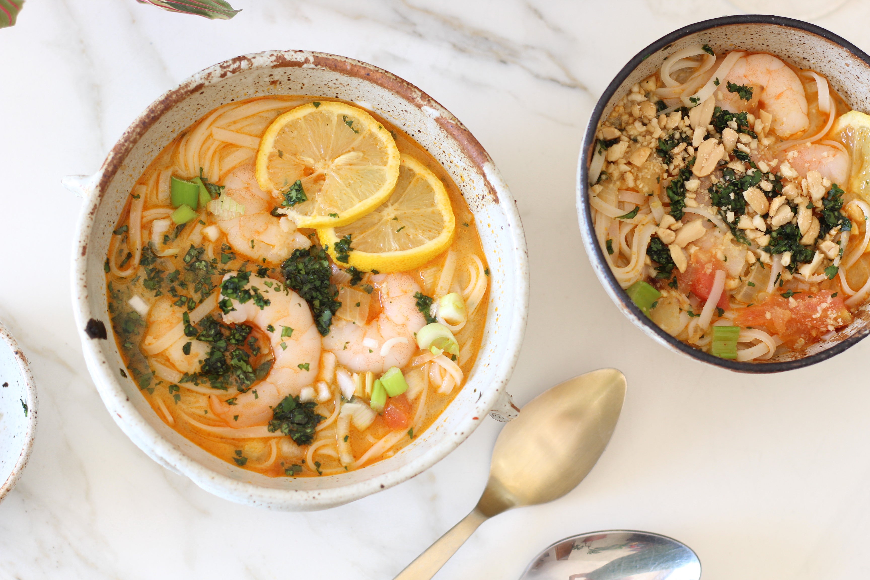 KHAO SOI 🍲 (sopa de curry rojo, noodles y camarones #Tailandesa)